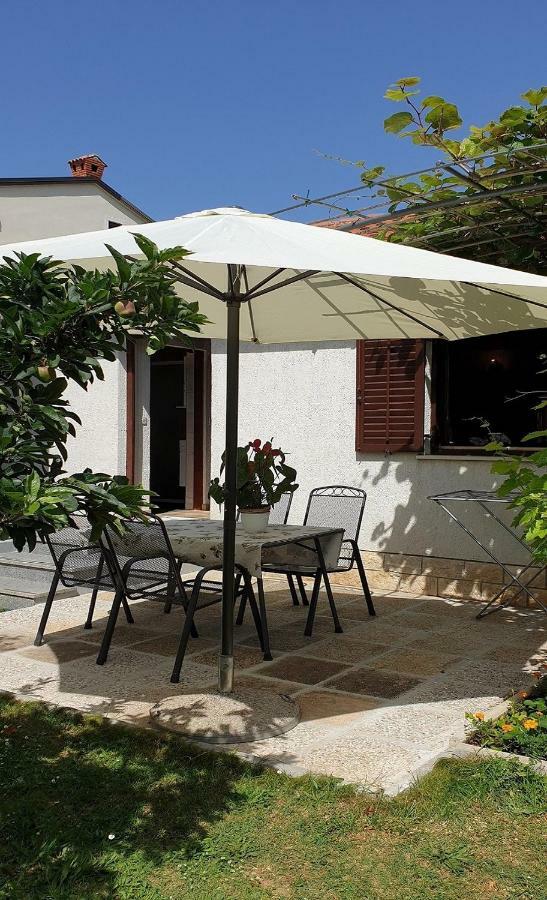 Studio Benassi Porec Exterior photo